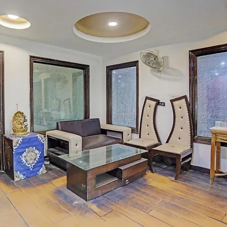 Staybook Hotel Anand